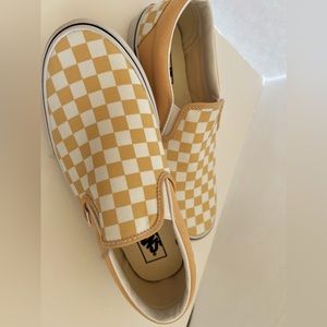 Women’s Vans NWOT. Size 9.5